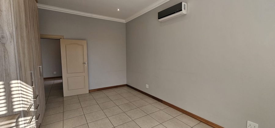 2 Bedroom Property for Sale in Xanadu North West